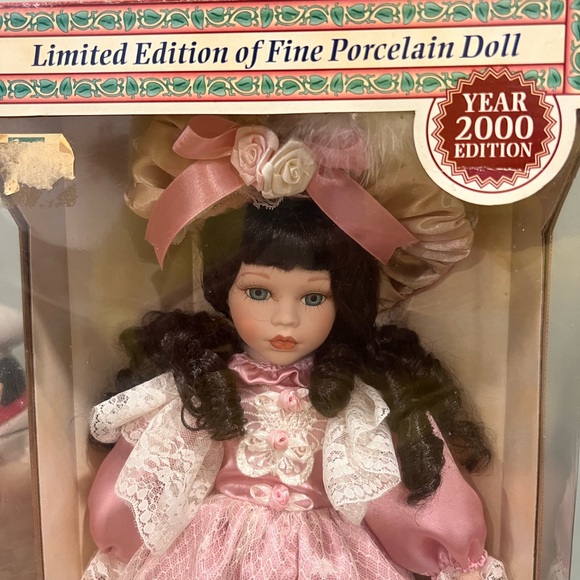 NWT Angelina Collection Limited Edition Porcelain Doll by Angelina Visconti - Picture 2 of 6